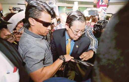 Guan Eng arrives at MACC headquarters following arrest rumours
