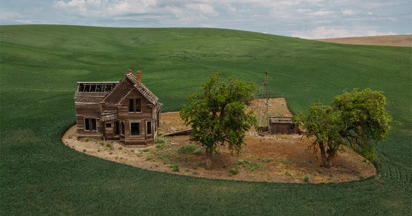Ghostly Aerial Photos Frame Isolated and Abandoned Houses Scattered Across North America | Colossal