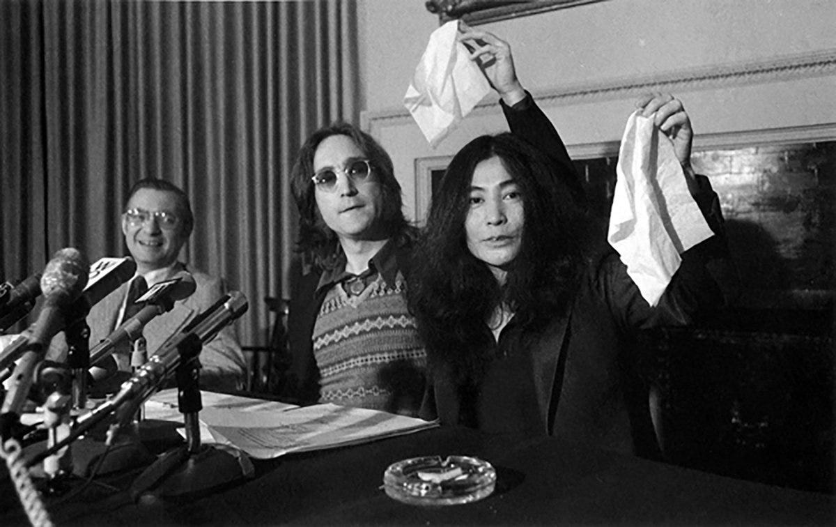 Yoko Ono 🌳💚🌏 on Twitter: "THE BIRTH OF NUTOPIA John & I created this  imaginary world We called a press conference produced a white handkerchief  from our pockets and said, 'This is