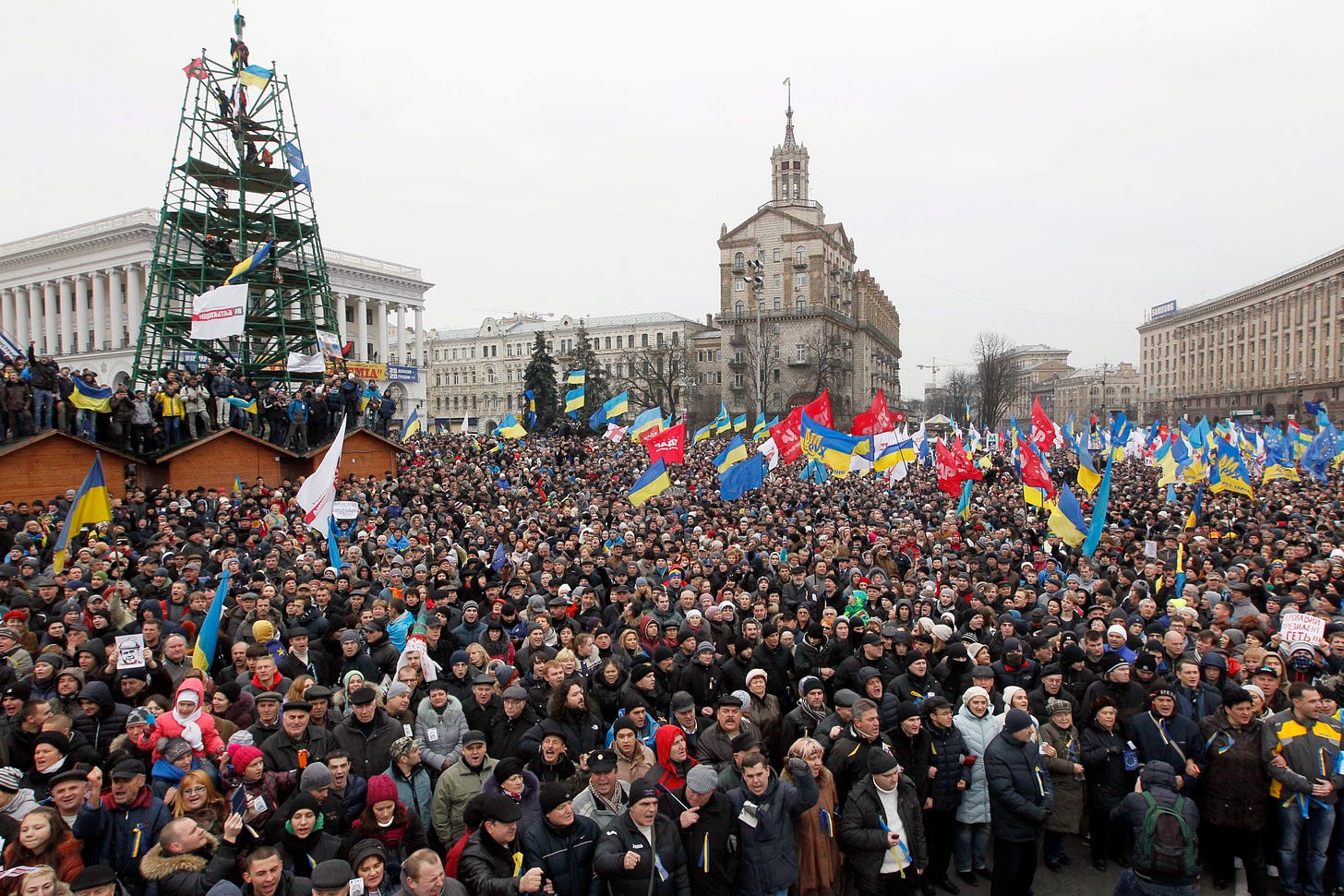 Huge crowds join Ukraine protest movement - The Boston Globe
