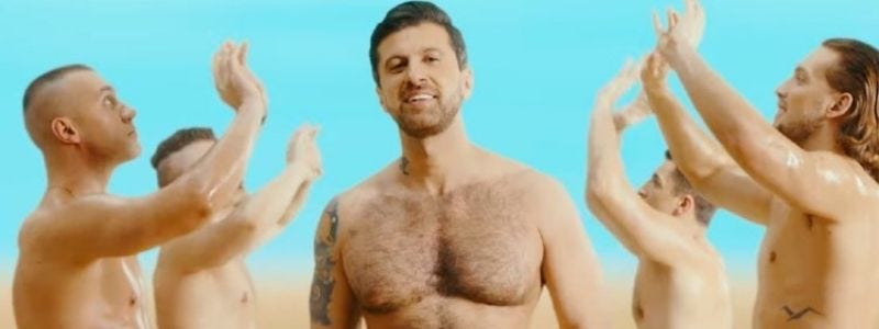 Obrázek ze znělky nové ruské show Nejsem gay.