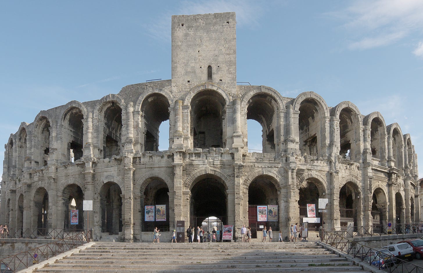 Arles Amphitheatre - Wikipedia