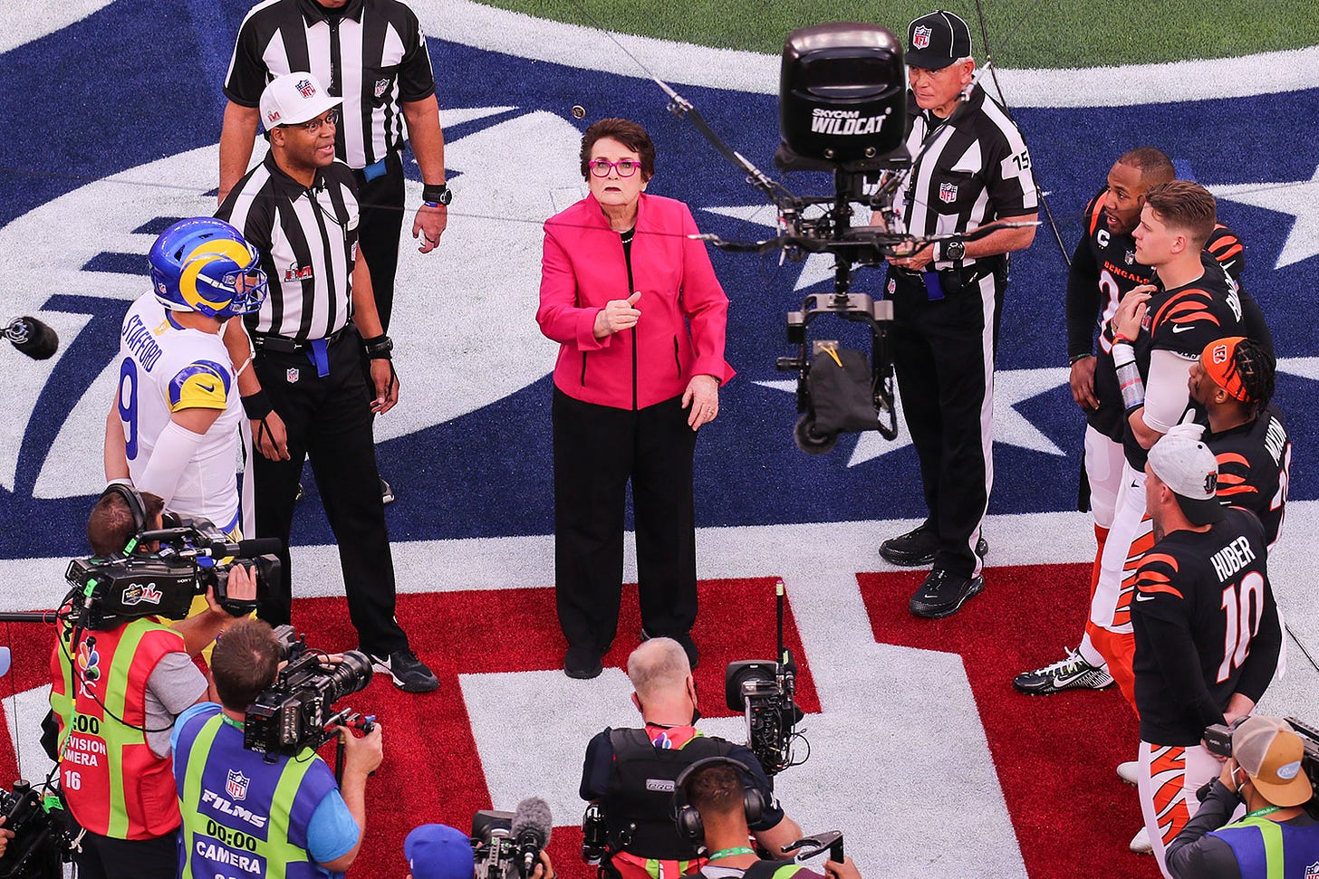 Billie Jean King Kicks Off Super Bowl 2022 with Honorary Coin Toss |  PEOPLE.com