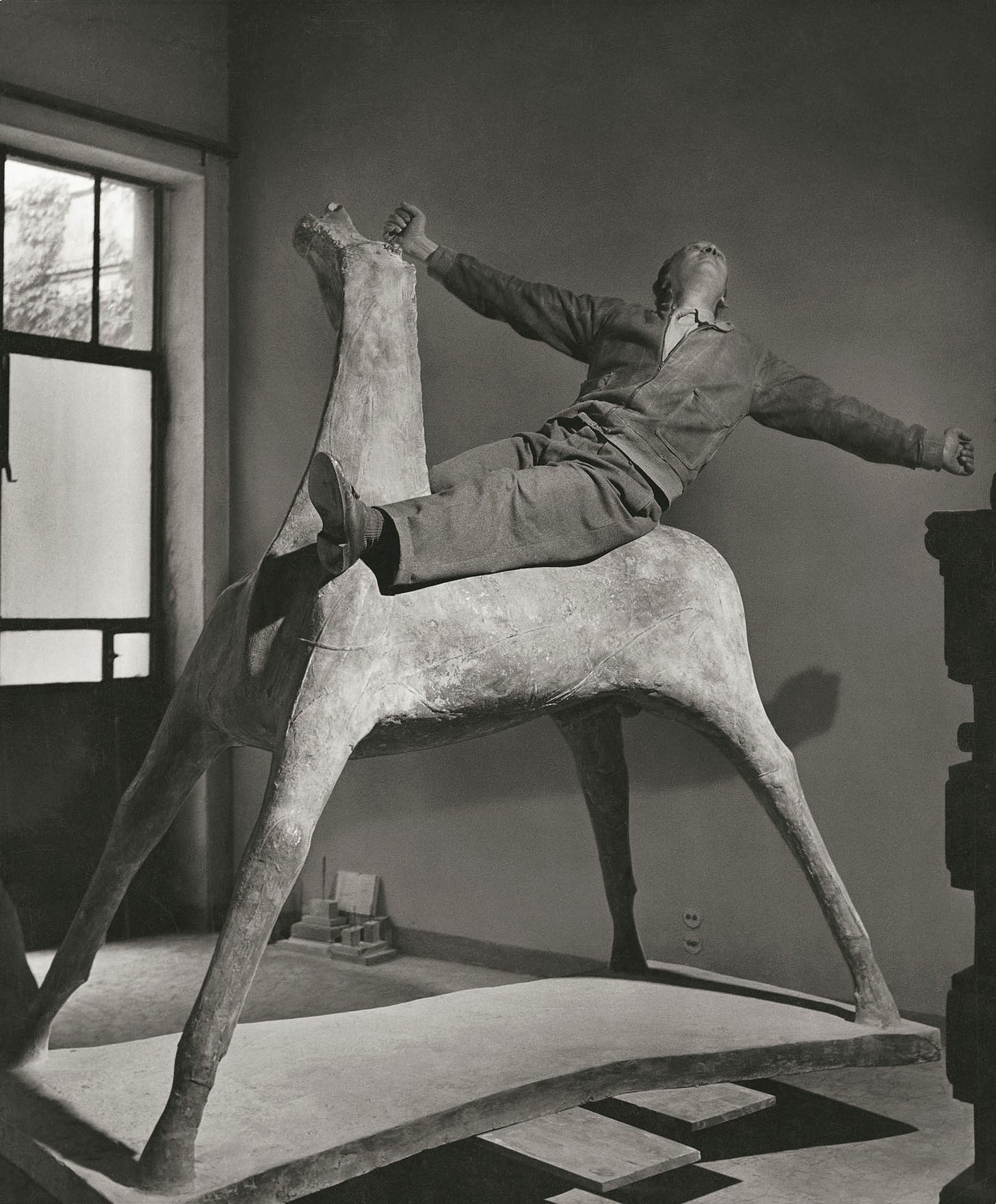 Herbert List, Il cavaliere – The sculptor Marino Marini on his horse, Milan, Italy, 1952 © Herbert List / Magnum Photos