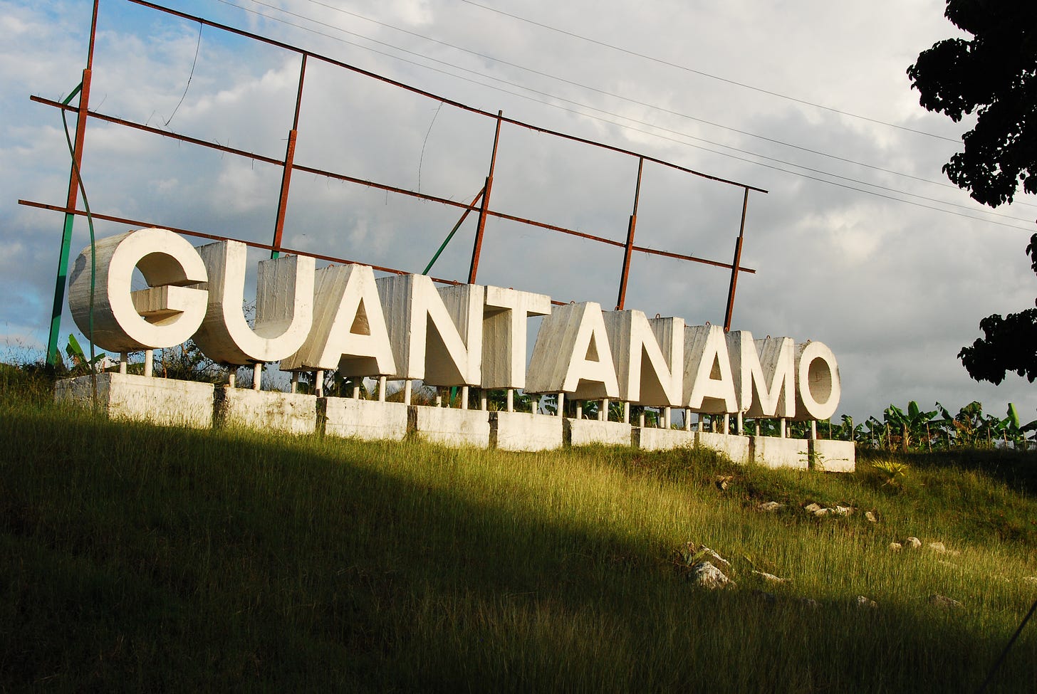 File:Welcome to Guantanamo....jpg - Wikimedia Commons