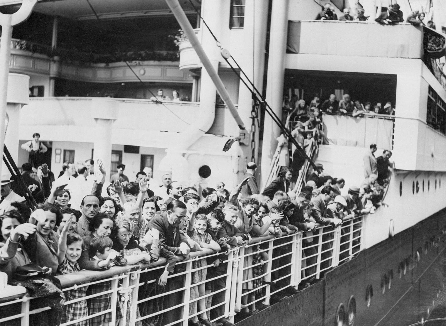 Trudeau offers apology for Canada turning away Jewish refugees in 1939 ...