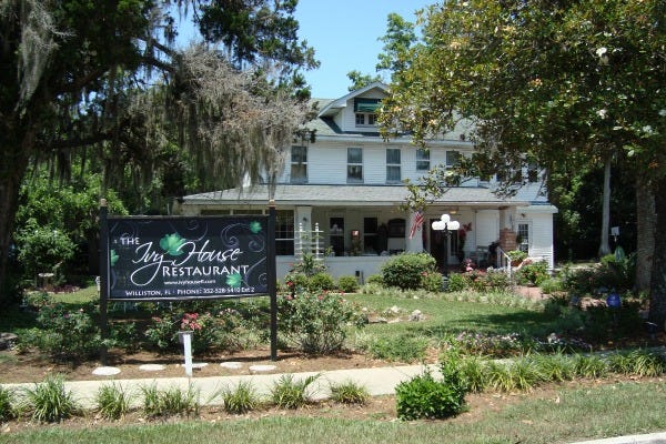 The Ivy House Restaurant, Exterior