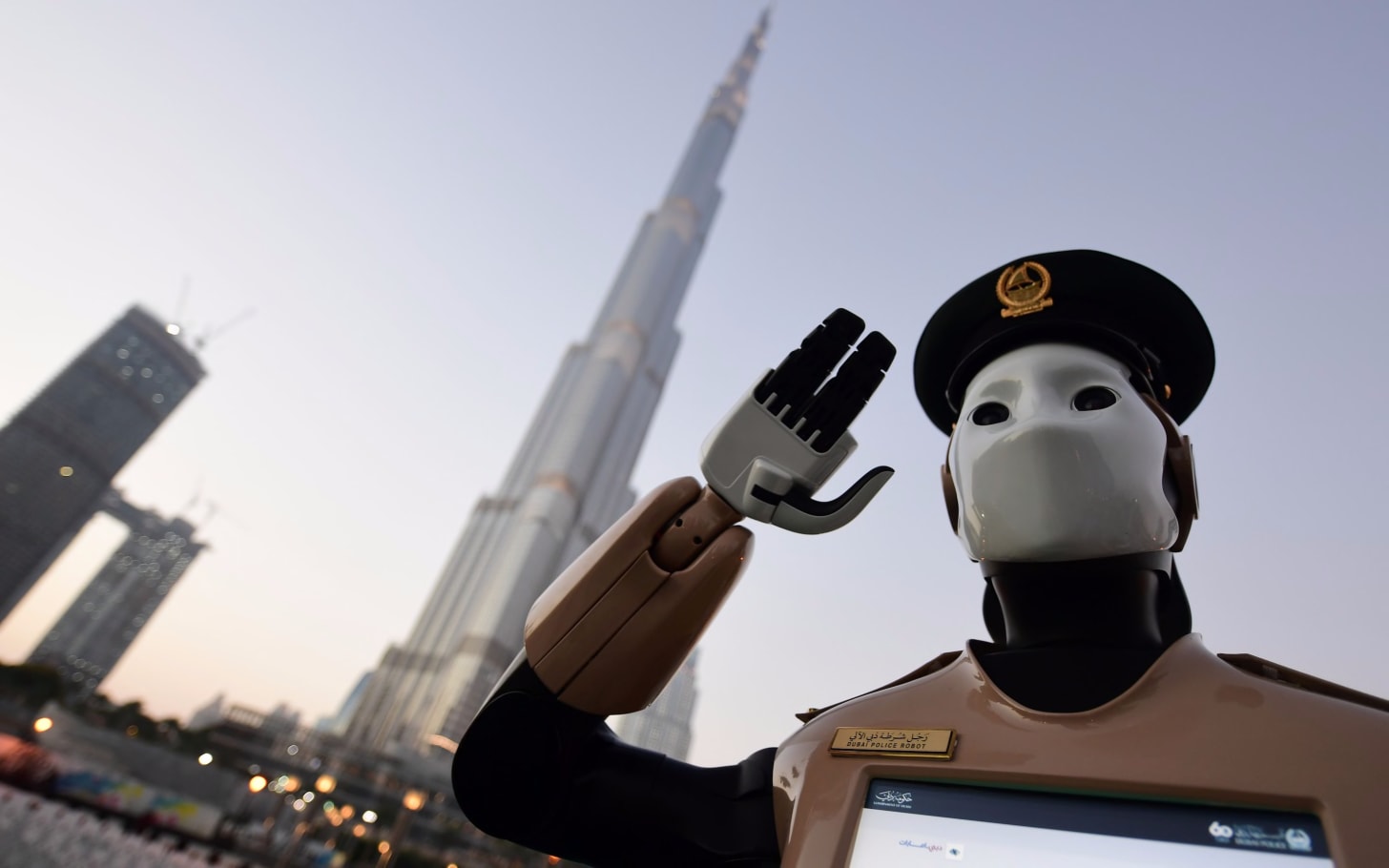 First robotic cop joins Dubai police