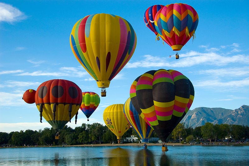 File:Colorado Springs Hot Air Balloon Competition.jpg