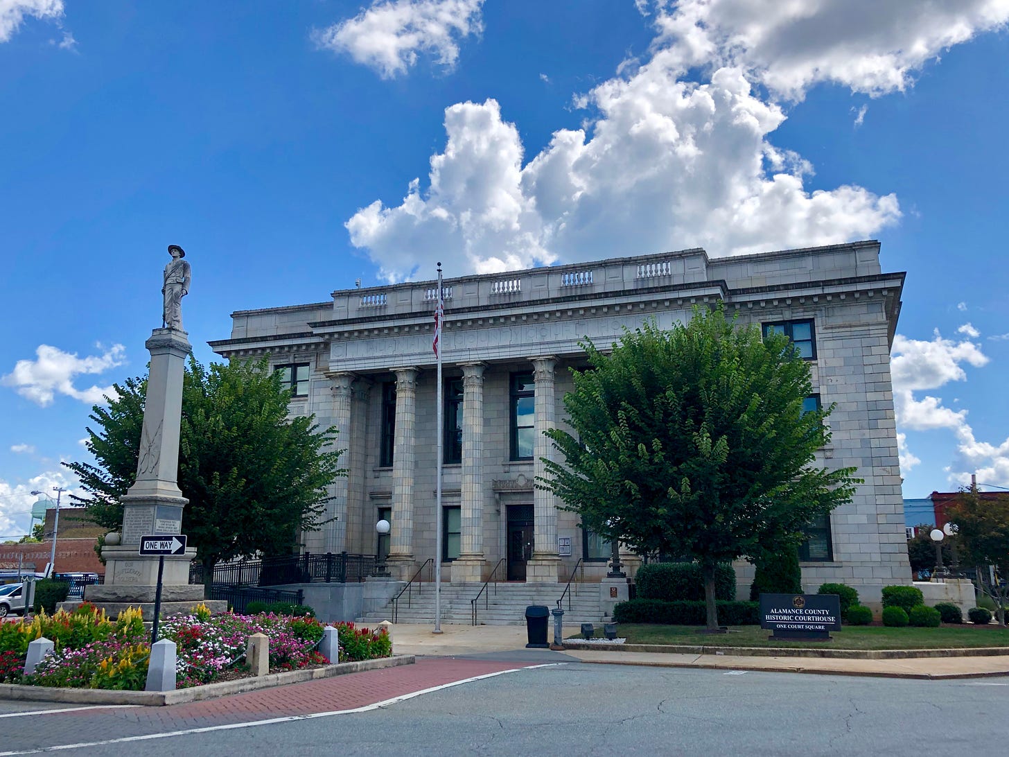 A photograph of the Alamance County Courthouse
