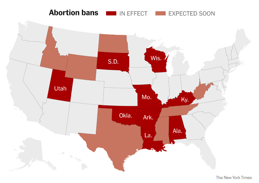 Potrebbe essere un'immagine raffigurante mappa e il seguente testo "Abortion bans IN EFFECT EXPECTED SOON S.D. Wis. Utah Mo. Okla. Ark. La. Ala. The New ÛYTimes York"
