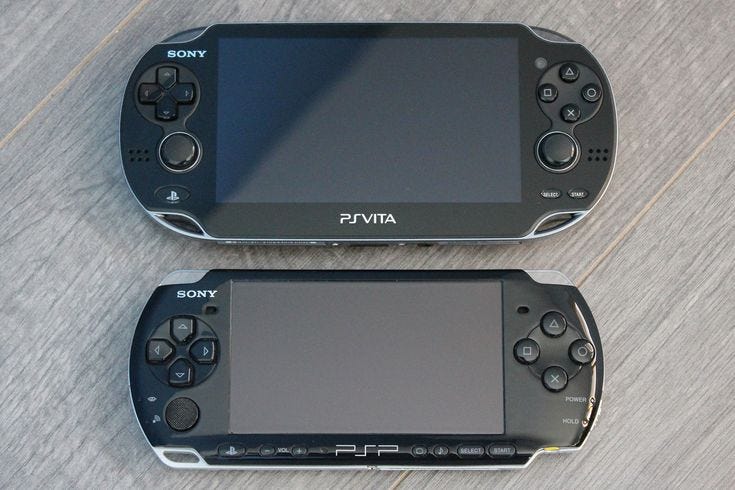Sony PSP and PS Vita side by side. | Playstation, Consoles de videogame,  Jogos de video game