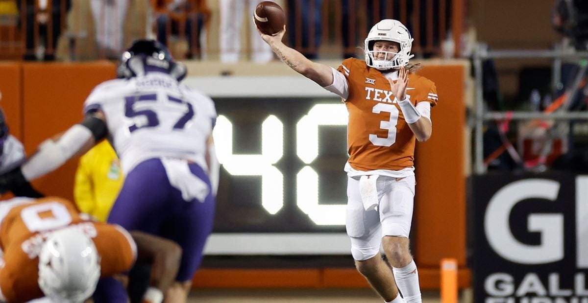 Texas' struggles on offense lead to loss to No. 4 TCU, 17-10