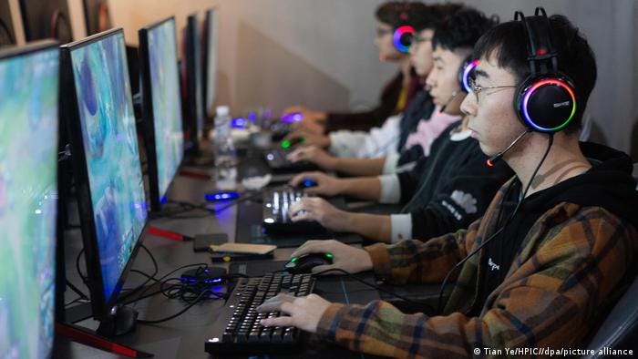 China limits online gaming for children in latest crackdown | News | DW |  31.08.2021