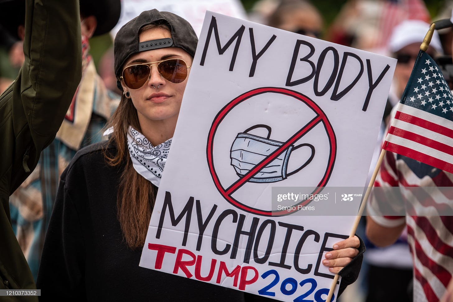 Demonstrators Protests At Texas State Capitol Against Governor's Stay At Home Order : Fotografía de noticias