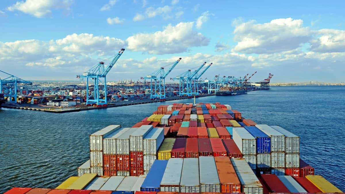 U.S. ports posting four-year low for container imports ...