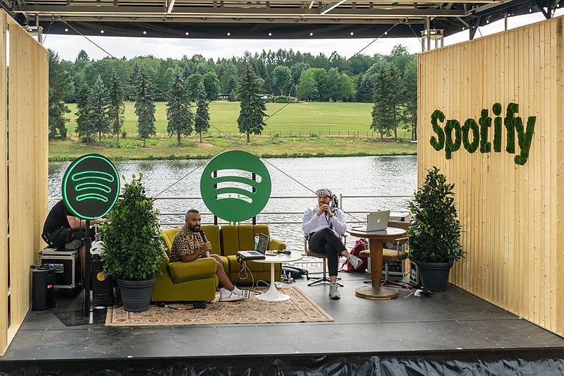 File:Spotify Bühne Kosmonaut Festival-1.jpg