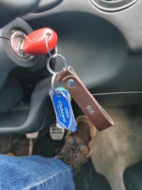 Keyring with 916 stamped on it