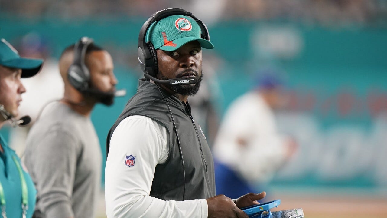 Brian Flores fired after 3 playoff-less seasons with Dolphins