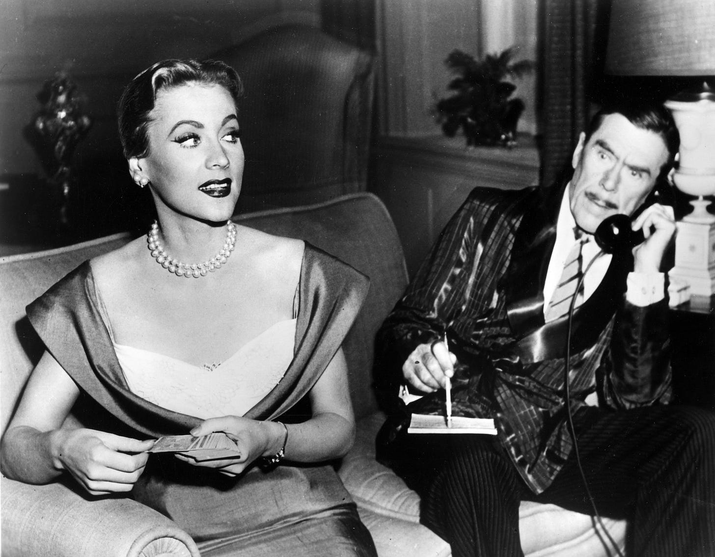 Anne Jeffreys, Glamorous Ghost of '50s TV, Is Dead at 94 - The New York  Times
