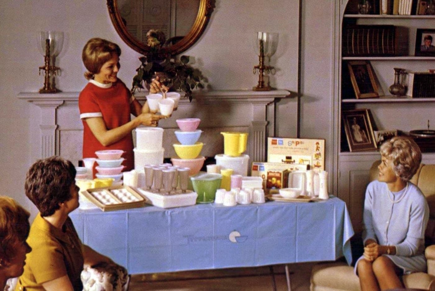 The history of Tupperware Parties, Tupperware Ladies & how they sold  millions of plastic containers - Click Americana