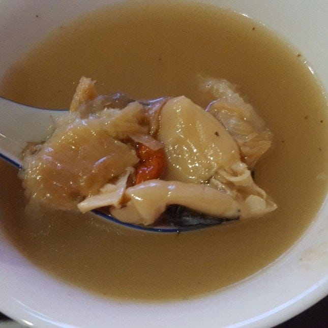 drinking fa gao tong fish maw soup for the f... (1049/1666)