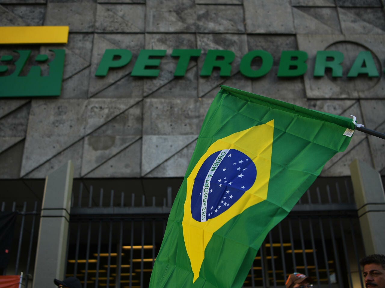 Estatal brasileña Petrobras elige a tecnócrata José Mauro Coelho como nuevo  presidente