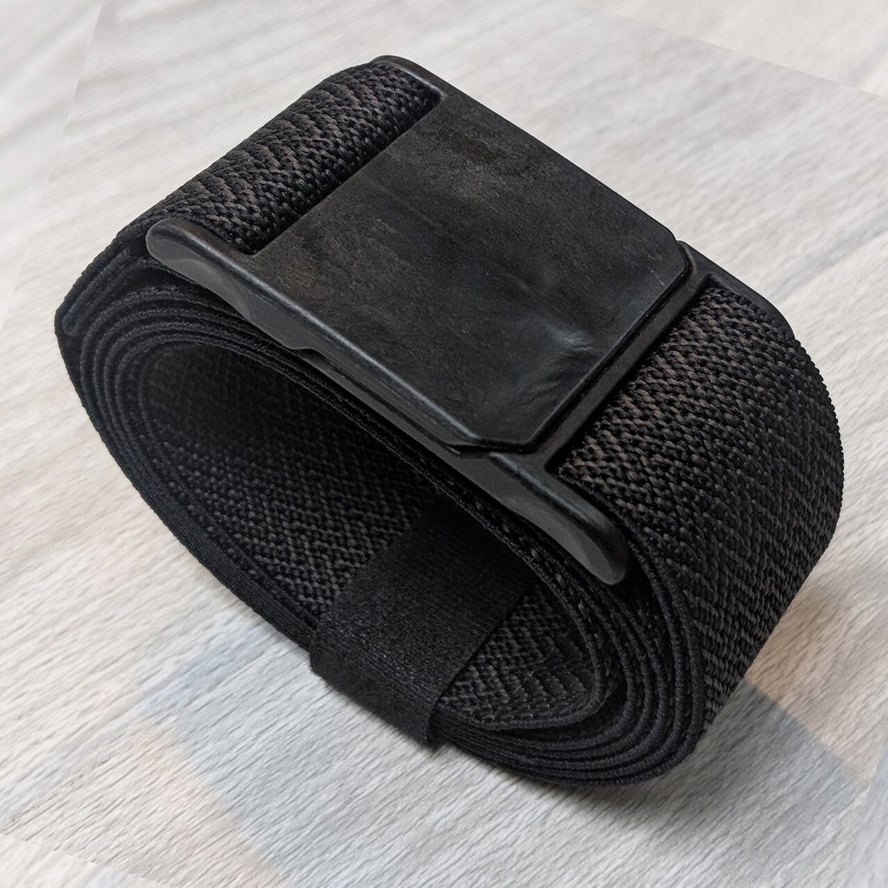 The M series belt with a magnetic buckle