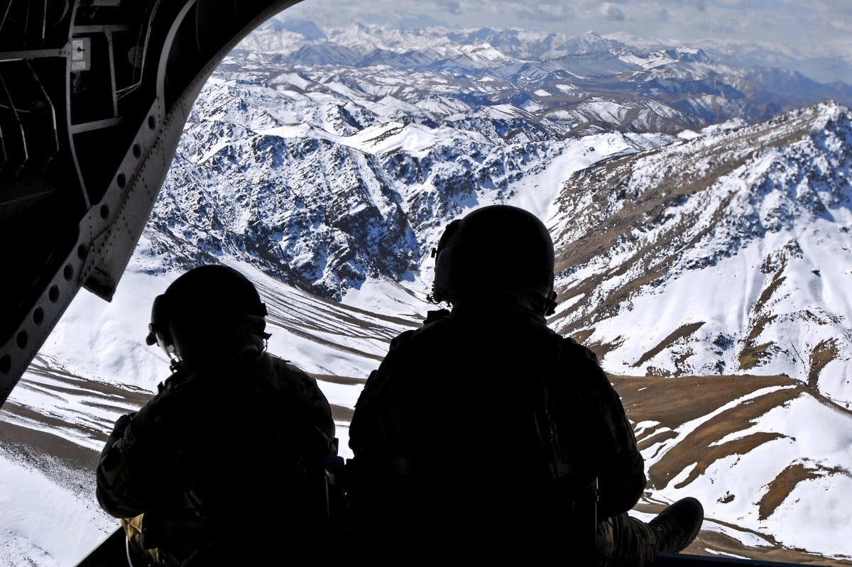 https://c.pxhere.com/photos/9e/e0/afghanistan_landscape_winter_snow_mountains_helicopter_soldiers_silhouettes-1131116.jpg!d