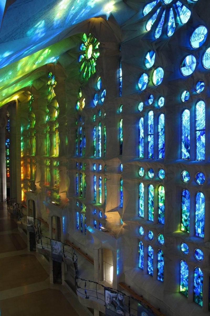 The Sagrada Família's stained-glass windows: captivating light - Blog Sagrada  Família