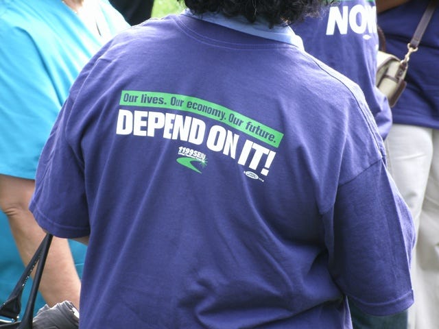 According to their website, 1199SEIU is the largest local union in the world with over 300,000 members. Yet they could only get a few dozen to this rally.