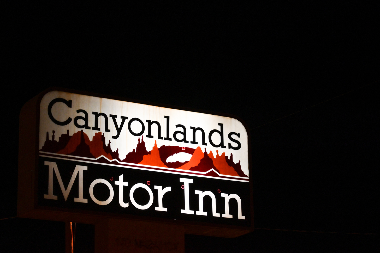 Sign for Canyonlands Motor Inn