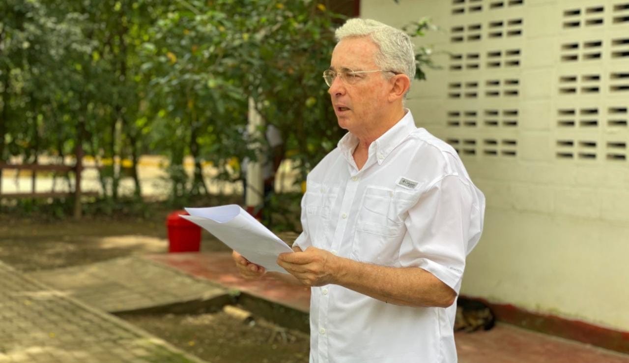 Ojo con el 22”: sentencia Álvaro Uribe por riesgo de socialismo en Colombia