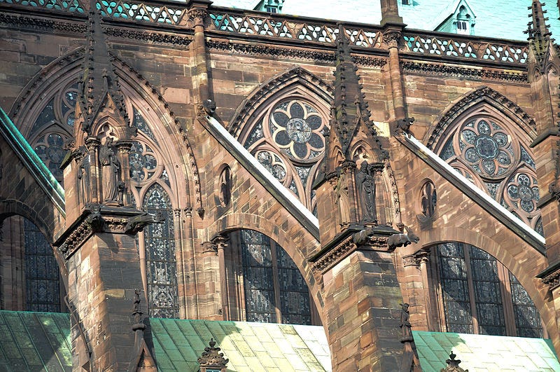 File:Flying buttresses of Notre-Dame de Strasbourg.jpg