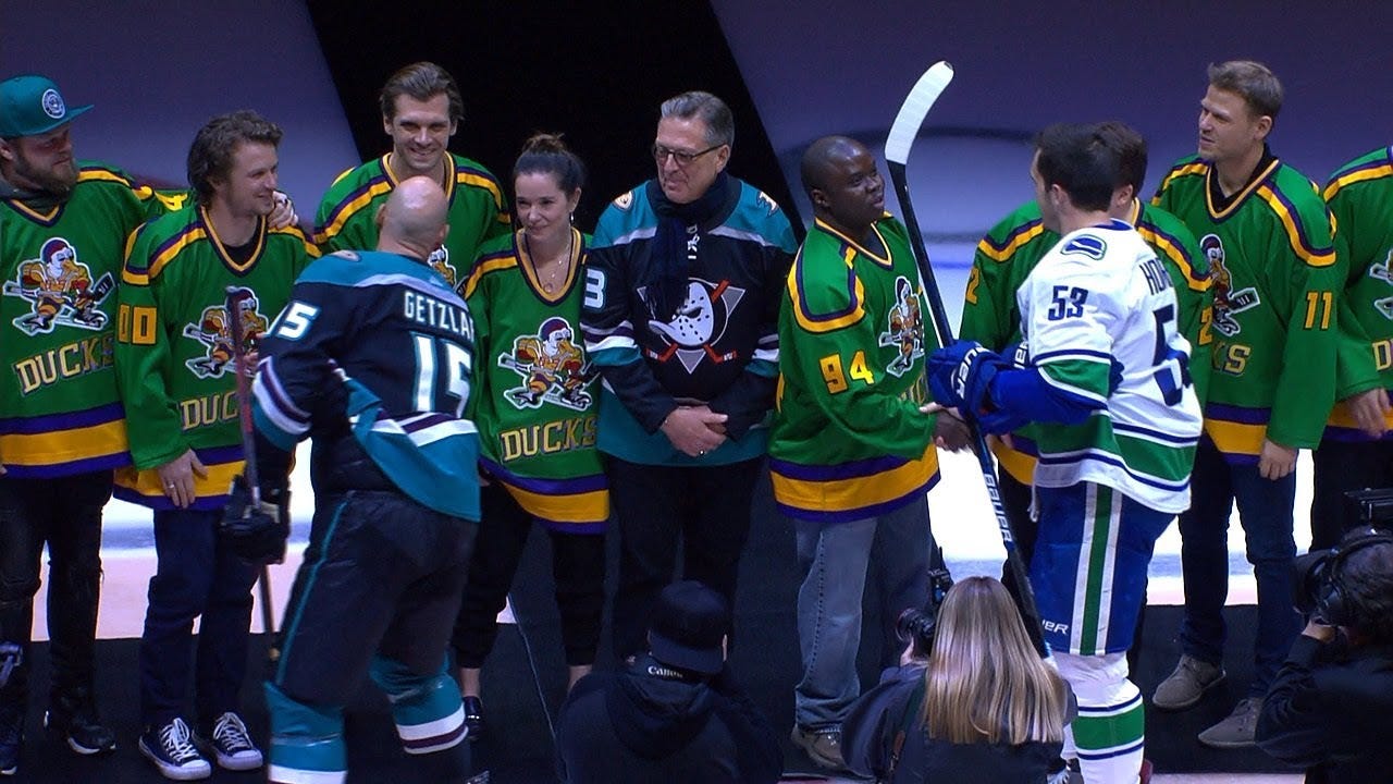 Cast of The Mighty Ducks drop ceremonial puck in Anaheim - YouTube