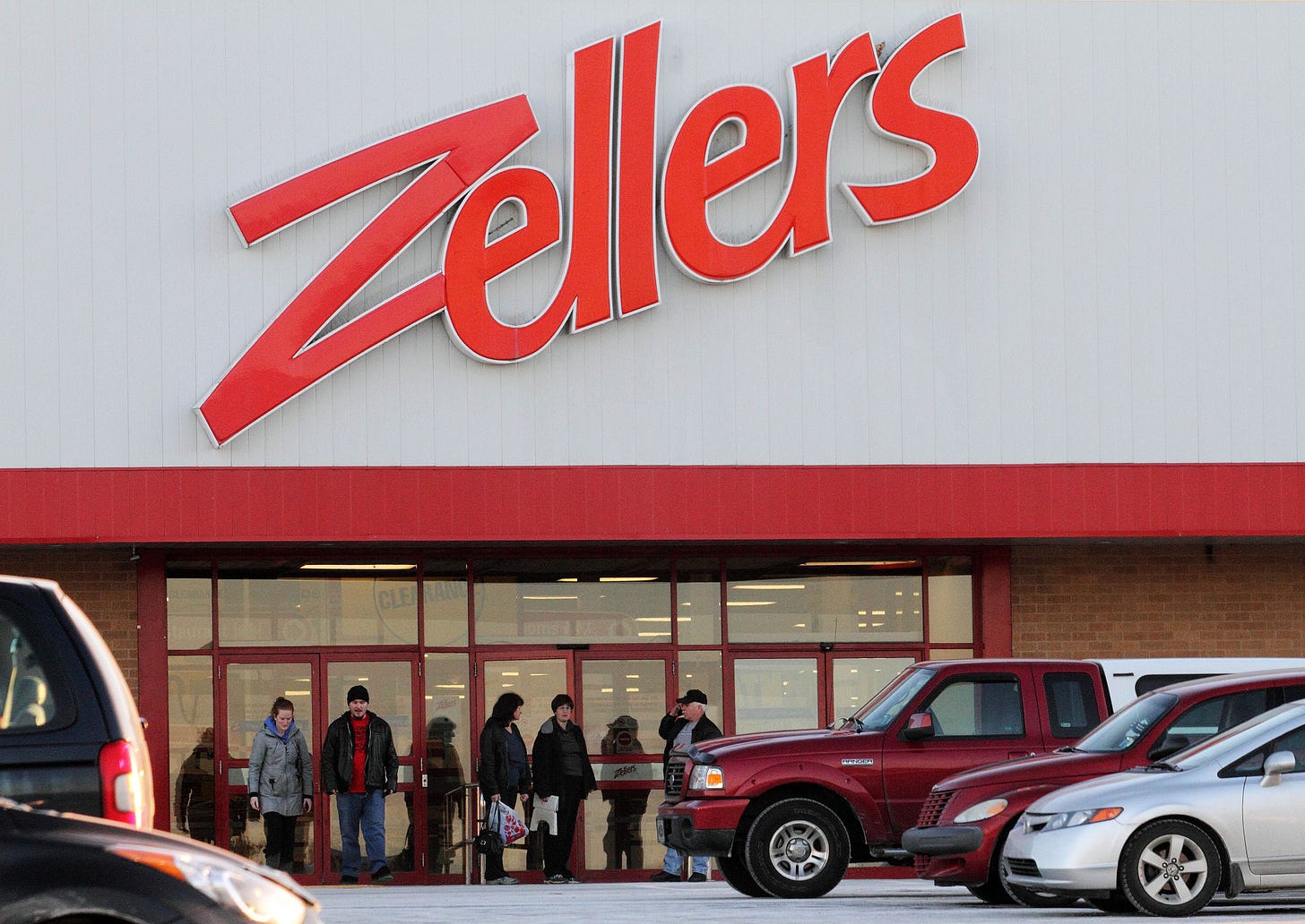 It's true: Zellers is coming back. Here's what you need to know - The Globe  and Mail