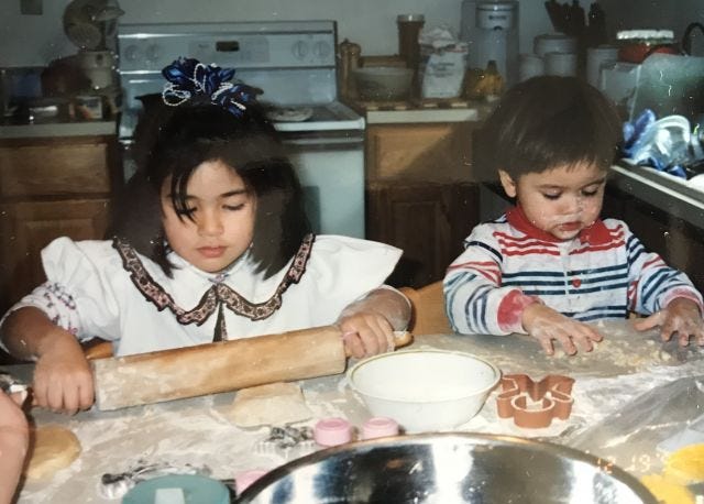 baby mia and baby frankie makin cookies