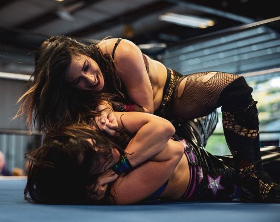 Vita VonStarr vs. Kayla Sparks Vita VonStarr vs. Kayla Sparks