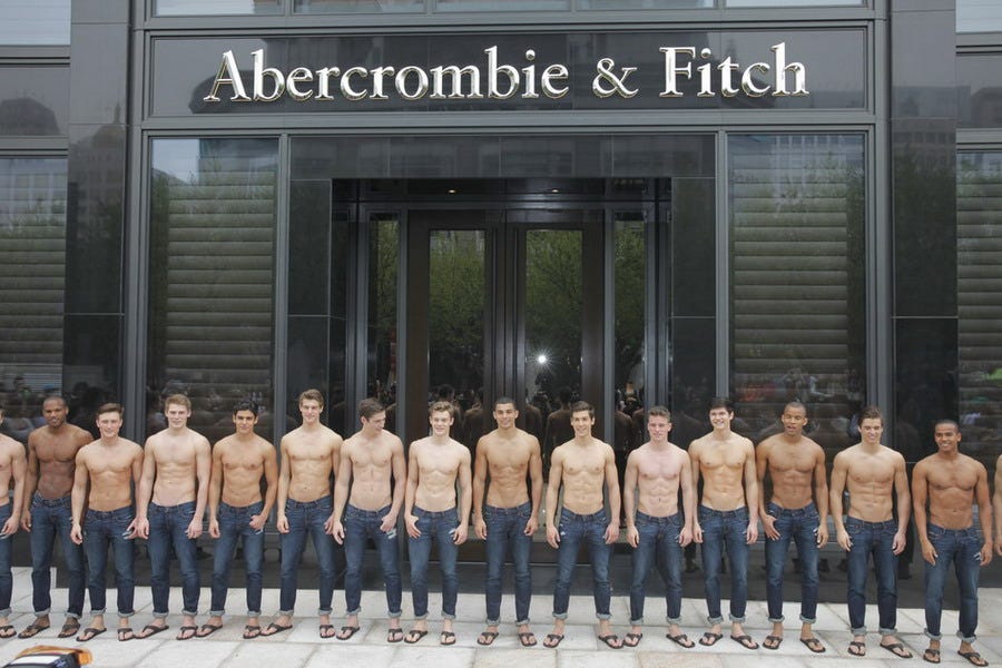Femmes rondes : Abercrombie & Fitch ajoute des tailles dans ses magasins :  n'est – il pas trop tard ? - BeauteRonde