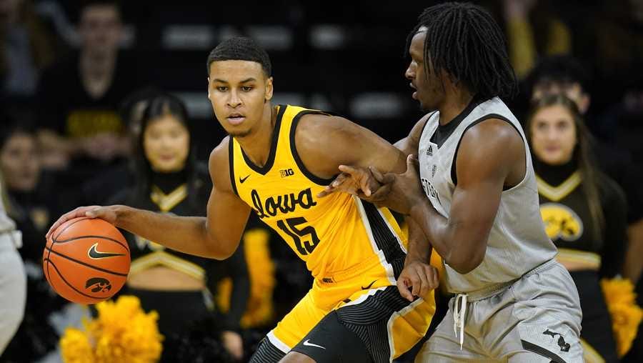 Murray sets new career-high in Iowa's blowout win