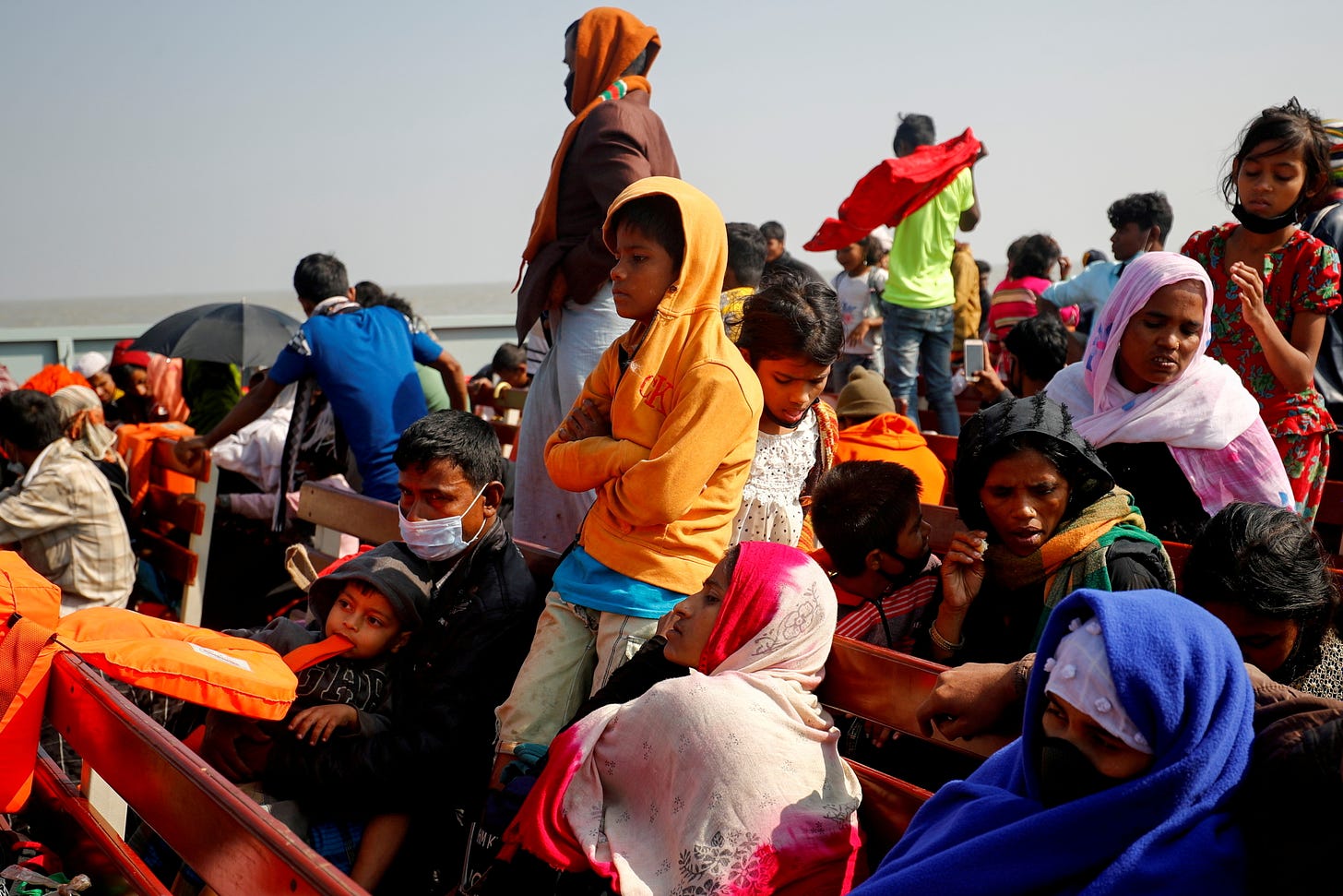 Bangladesh signs U.N. deal to help Rohingya refugees on island | Reuters