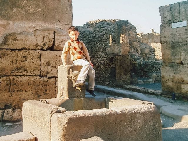 Mi hermano resignado en Pompeya