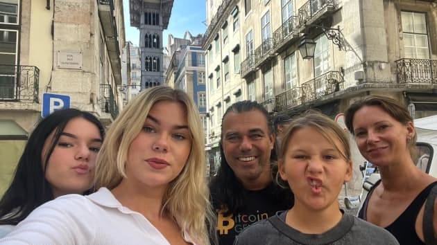 bitcoin family
