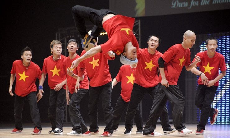Vietnam big toe dance group hip hop 2010 1600x960