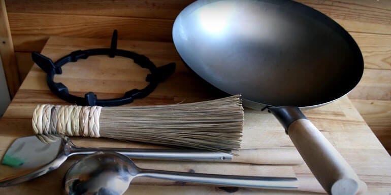 How to Use a Bamboo Wok Brush: A Great working Process - WokAll