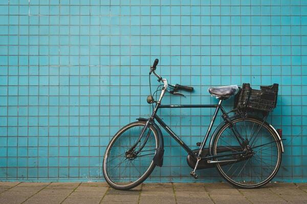 Une comparaison entre école philosophique et atelier d’autoréparation de vélos