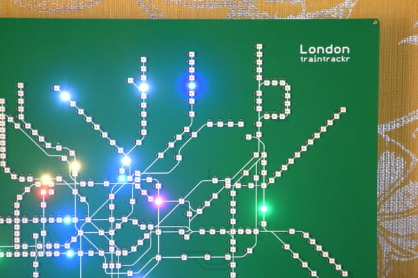 A real-time circuit LED map of the London Underground
