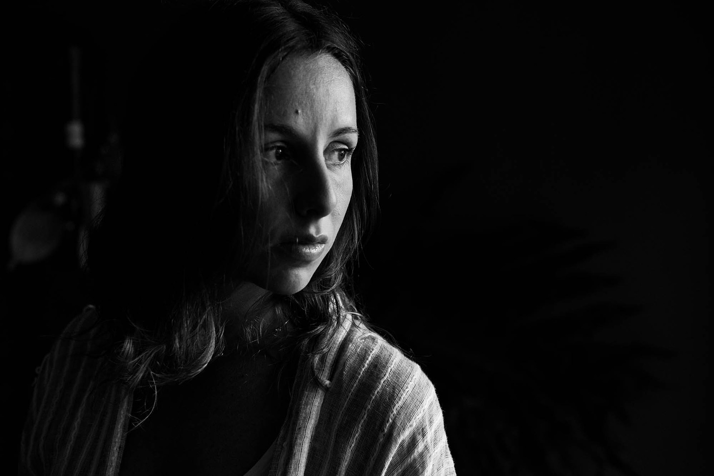Retrato de Izadora Ribeiro em preto e branco