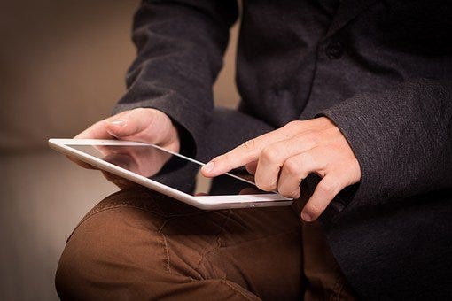 Tablet, Ipad, Read, Screen, Swipe, Touch