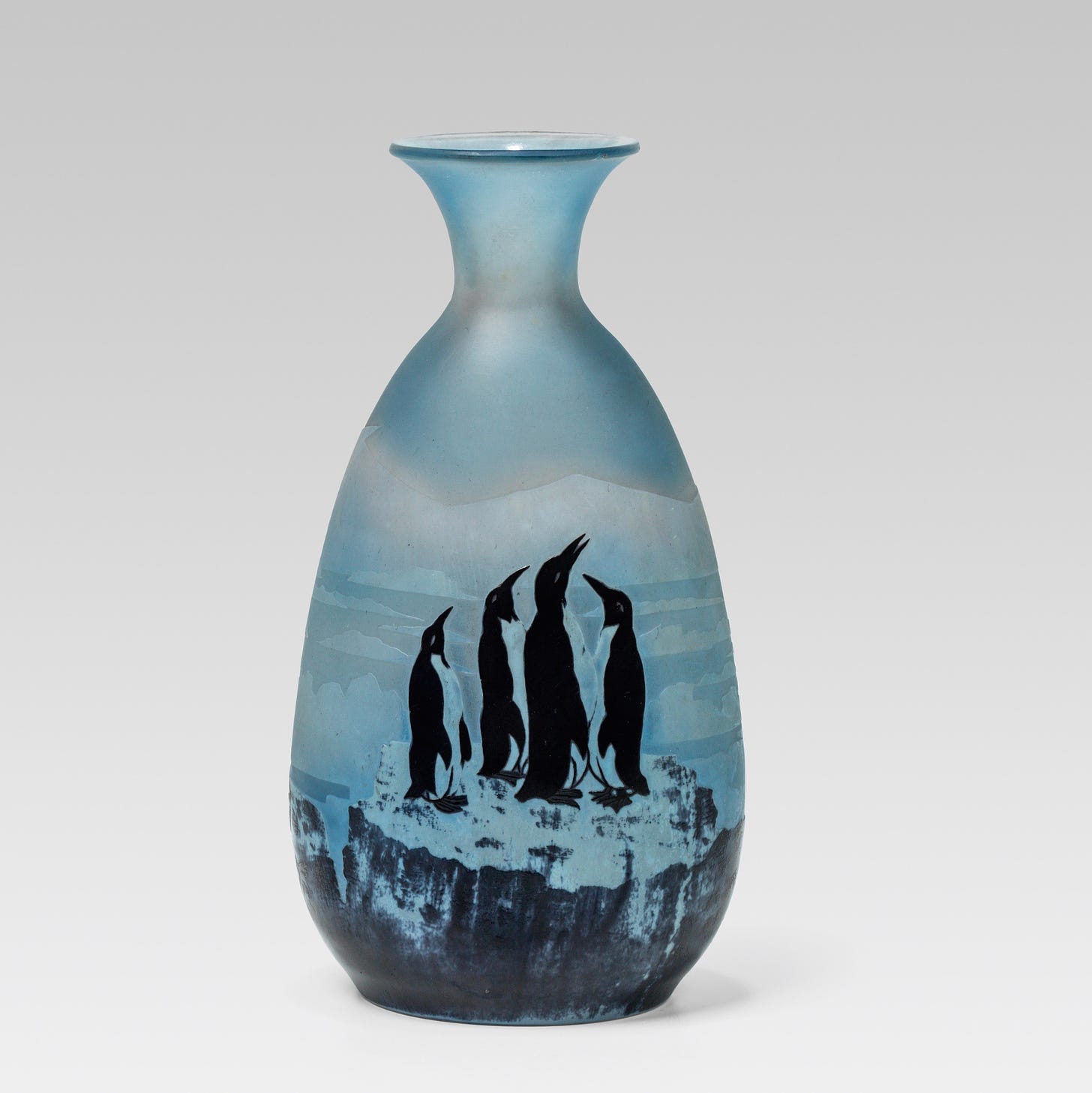 Etablissements Gallé, a Penguins vase, © imKinsky 2018.
